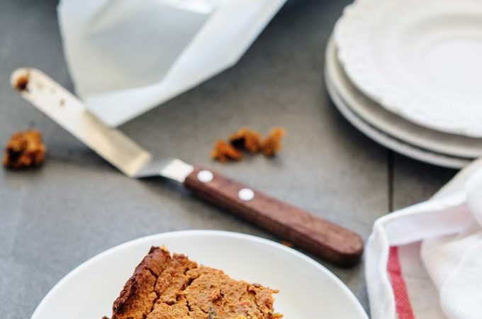 These Vegan and Gluten-free Blondies are not only delicious, but also healthy. Made with dates, maple syrup, peanut butter and chickpeas they will satisfy sweet tooth without leaving you feeling guilty | Imagelicious