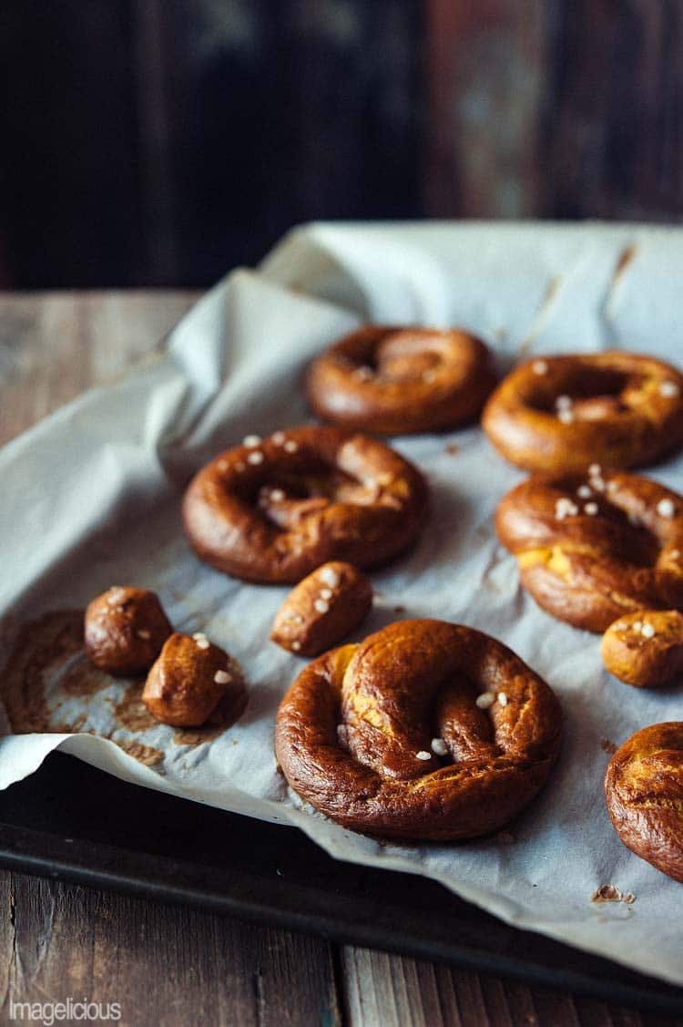 Easy Vegan Pumpkin and Chili infused oil Pretzels - easy, vegan, spicy and delicious pretzels, perfect for cozy fall weekends or any time of the year. Great snack or accompaniment to dinner or BBQ | Imagelicious
