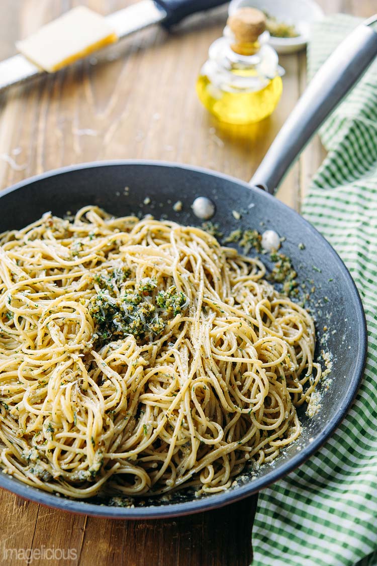 This Quick 15 Minute Blue Cheese and Pesto Pasta is delicious any time of the year. It's also perfect for busy weeknights. With only a handful of ingredients and no chopping or dicing it provides a punch of flavours without much effort | Imagelicious