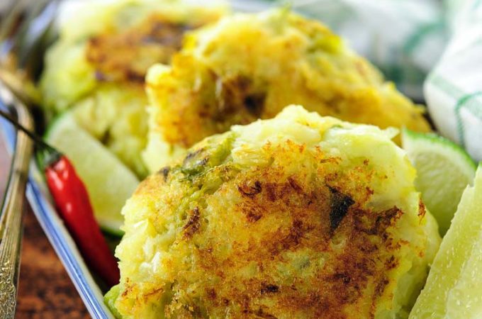 Bubble and Squeak or Potato and Brussels Sprouts Cakes are a delicious side dish and perfect way to use leftover potatoes. These cakes are vegan and gluten-free and can be made with variety of leftover vegetables and different spices | Imagelicious