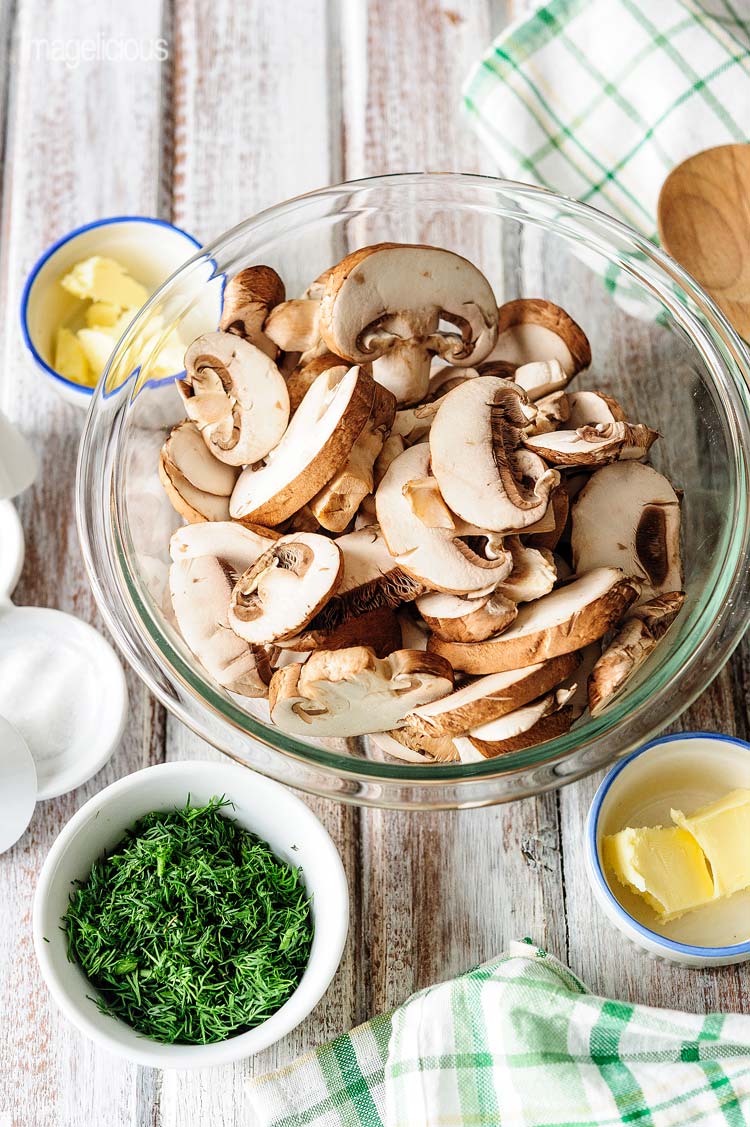 All the ingredients needed to cook perfect mushrooms.