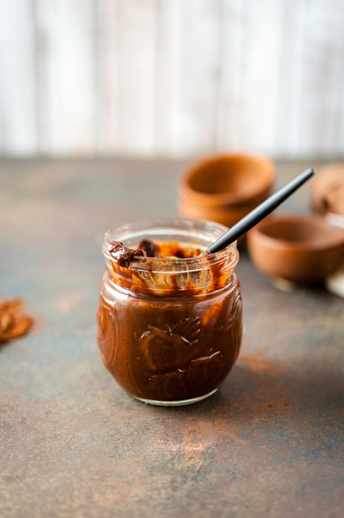 Another photo of a jar of Chocolate Dolce de Leche