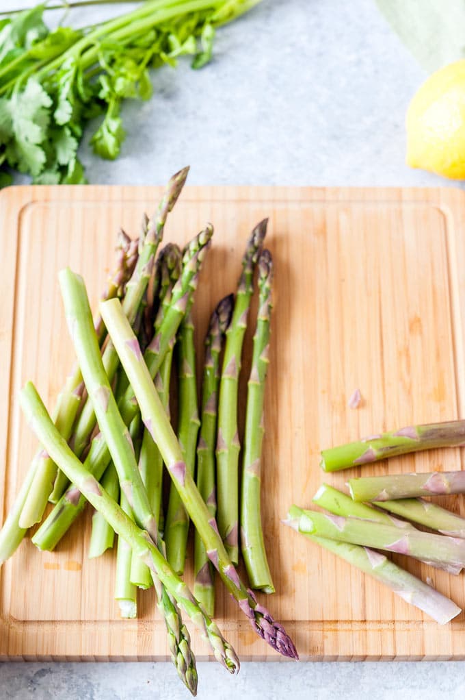 Asparagus on a cutting board