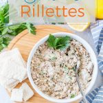 Sardine Rillettes are an amazing and really easy appetizer that comes together in under 10 minutes. Perfect to serve for a party or a quick snack. No need for fancy ingredients, just a few pantry staples | #sardines #rillettes #appetizer